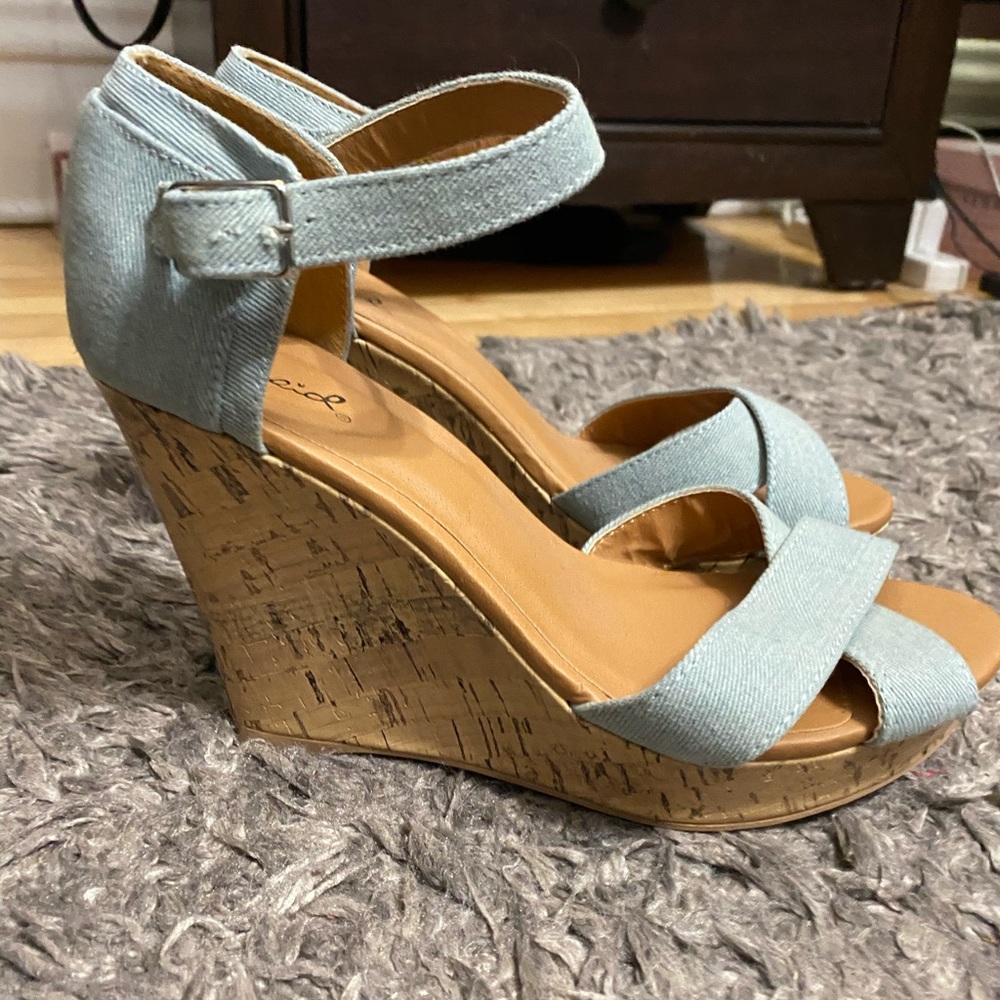 Wedge Sandal - Picture 2 of 5